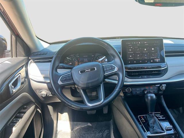 Photo of 2022 Velvet Red Pearlcoat Jeep Compass