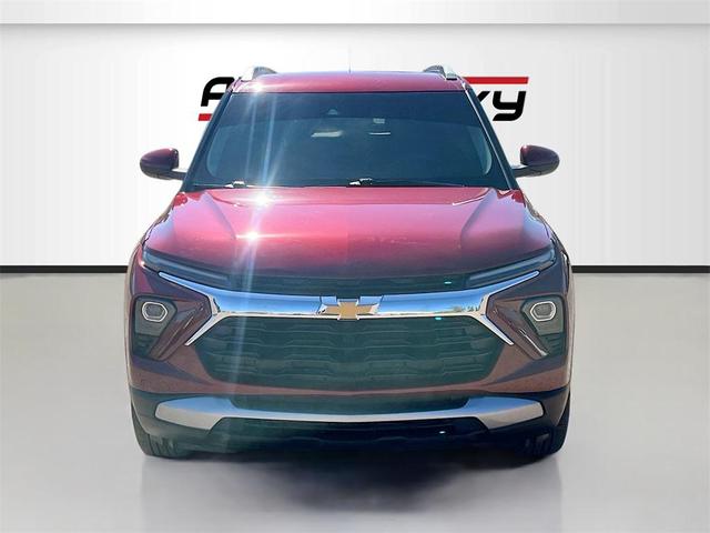 Photo of 2025 Crimson Metallic Chevrolet Trailblazer