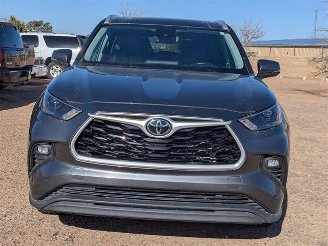 Photo of 2022 Gray Toyota Highlander