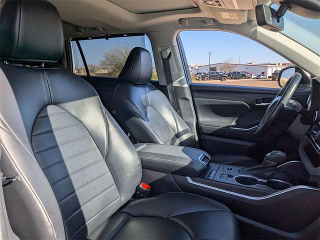 Photo of 2022 Gray Toyota Highlander
