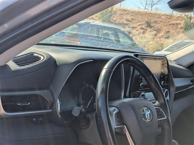 Photo of 2022 Gray Toyota Highlander