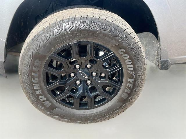 Photo of 2023 Sterling Gray Metallic Chevrolet Colorado
