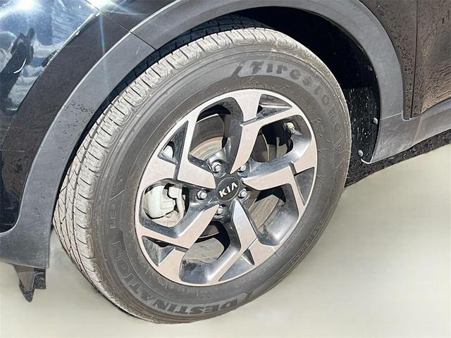 Photo of 2022 Black Cherry Kia Sportage