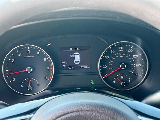 Photo of 2022 Black Cherry Kia Sportage