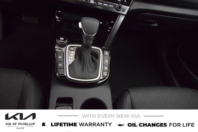 Photo of 2026 Clear White/Black Roof Kia Seltos