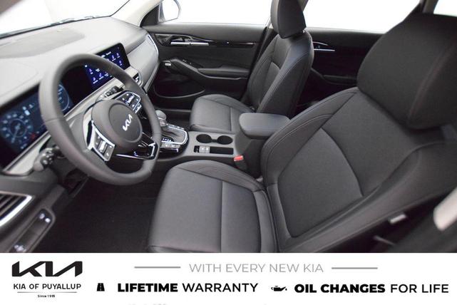 Photo of 2026 Clear White/Black Roof Kia Seltos