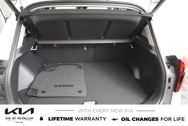 Photo of 2026 Clear White/Black Roof Kia Seltos