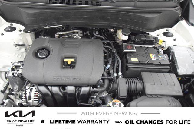 Photo of 2026 White / Black Kia Seltos