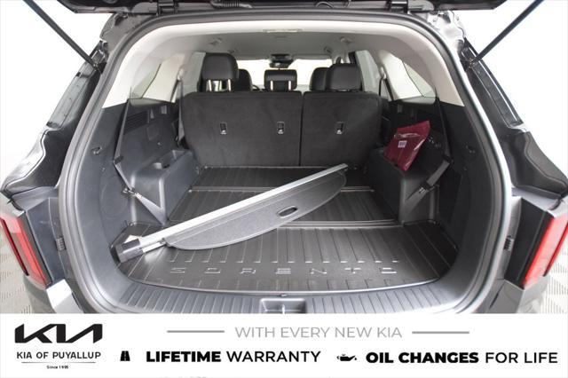 Photo of 2025 Ebony Black Kia Sorento