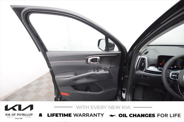 Photo of 2025 Ebony Black Kia Sorento