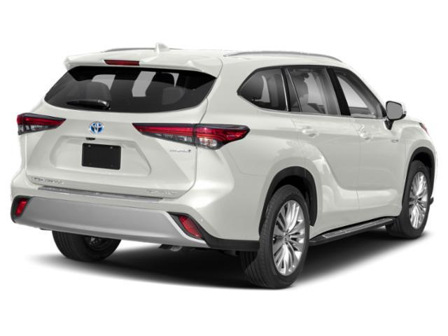 Photo of 2021 Blizzard Pearl Toyota Highlander Hybrid