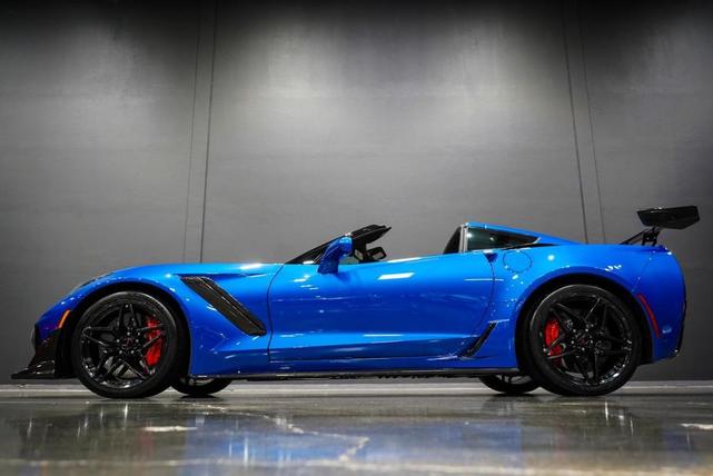 Photo of 2019 Blue Chevrolet Corvette