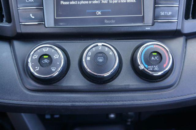 Photo of 2017 Silver Toyota RAV4
