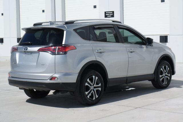 Photo of 2017 Silver Toyota RAV4
