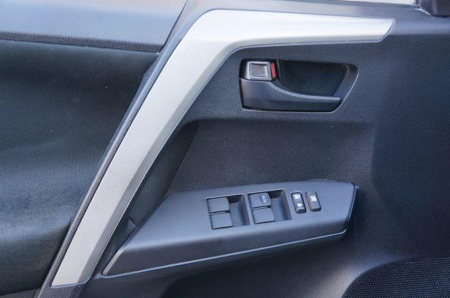 Photo of 2017 Silver Toyota RAV4