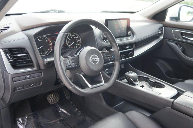 Photo of 2021 White Nissan Rogue