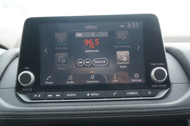 Photo of 2021 White Nissan Rogue