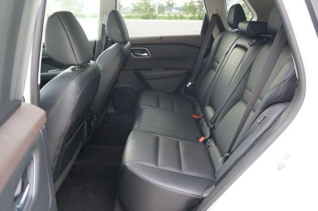 Photo of 2021 White Nissan Rogue