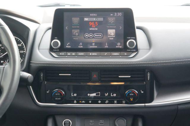 Photo of 2021 White Nissan Rogue