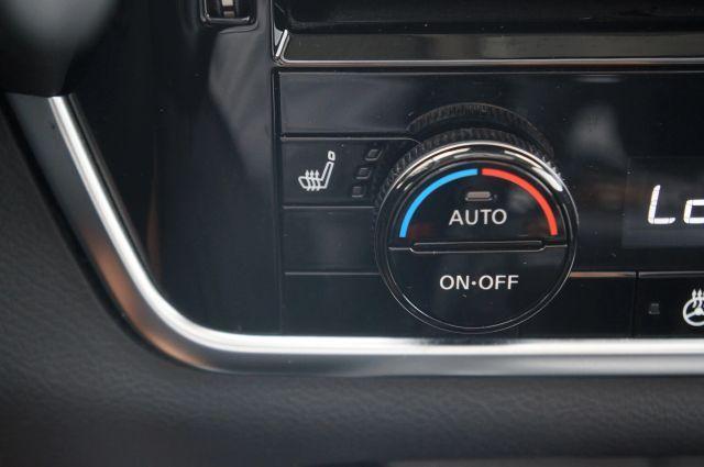 Photo of 2021 White Nissan Rogue