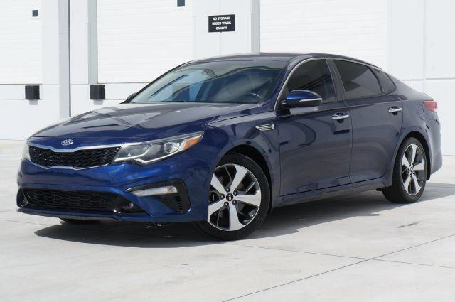 Photo of 2019 Blue Kia Optima