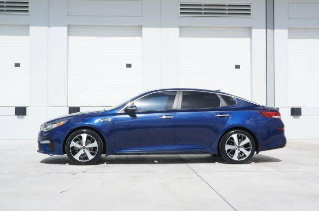 Photo of 2019 Blue Kia Optima