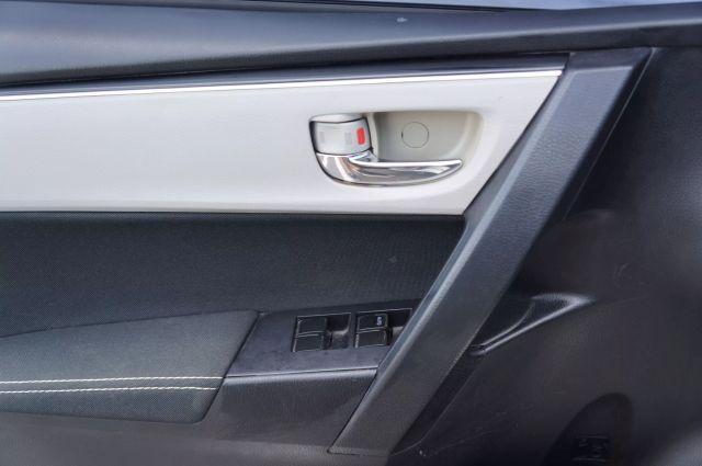 Photo of 2018 Silver Toyota Corolla