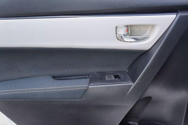 Photo of 2018 Silver Toyota Corolla