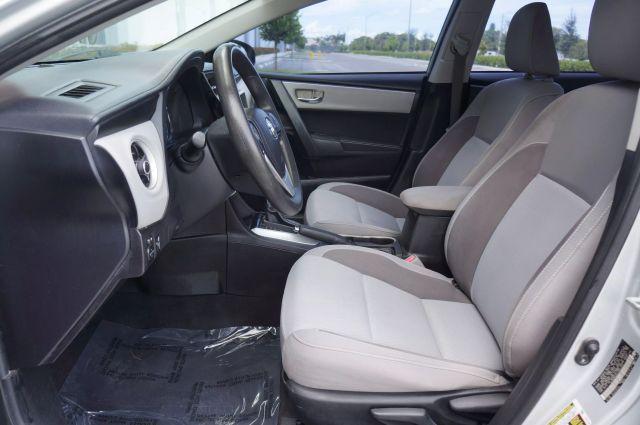 Photo of 2018 Silver Toyota Corolla