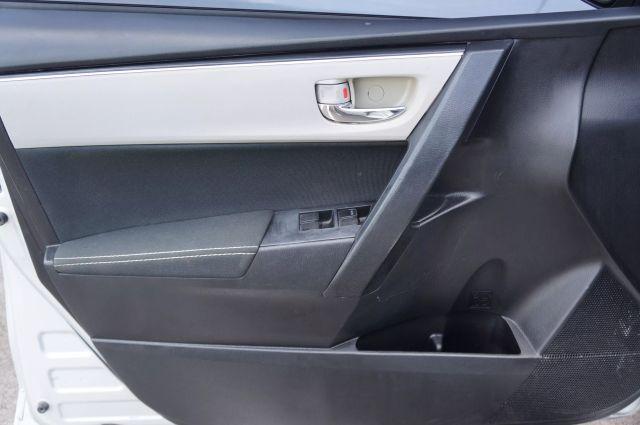 Photo of 2018 Silver Toyota Corolla
