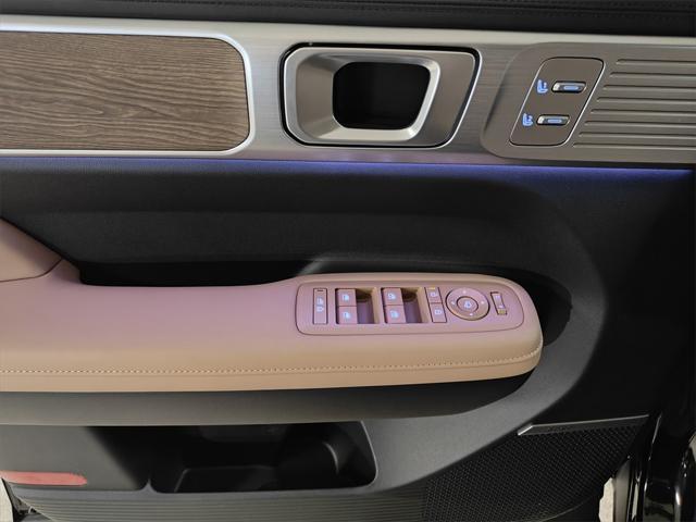 Photo of 2025 Phantom Black Hyundai SANTA FE