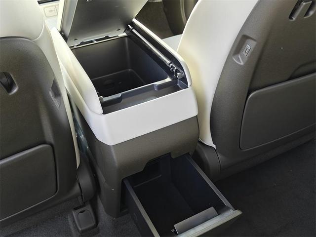 Photo of 2025 Phantom Black Hyundai SANTA FE