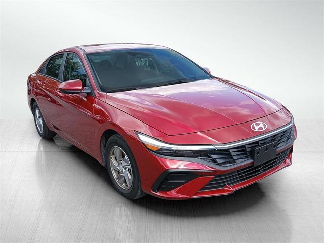 Photo of 2025 Ultimate Red Hyundai ELANTRA