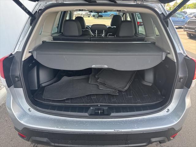 Photo of 2022 Ice Silver Metallic Subaru Forester