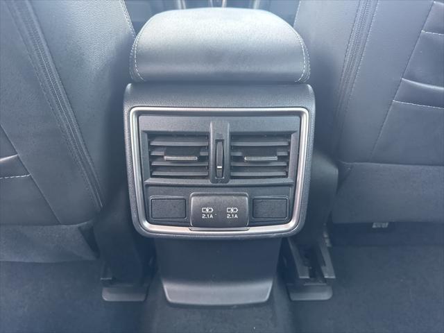 Photo of 2022 Ice Silver Metallic Subaru Forester