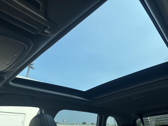Photo of 2022 Ice Silver Metallic Subaru Forester