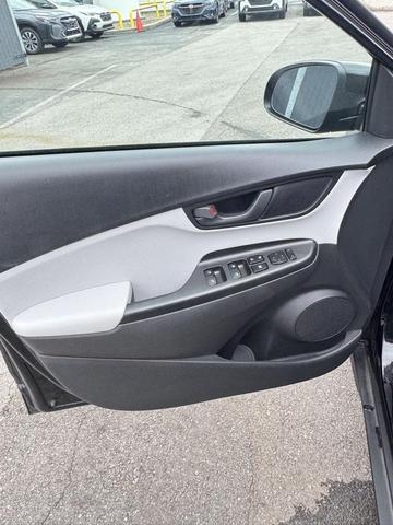 Photo of 2022 Ultra Black Pearl Hyundai KONA