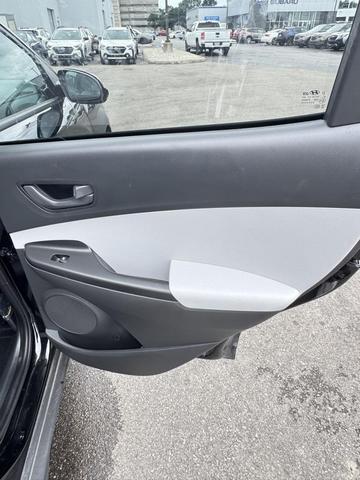Photo of 2022 Ultra Black Pearl Hyundai KONA