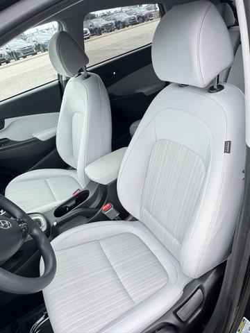 Photo of 2022 Ultra Black Pearl Hyundai KONA