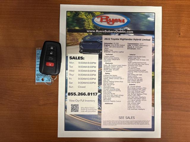 Photo of 2022 Gray Toyota Highlander Hybrid