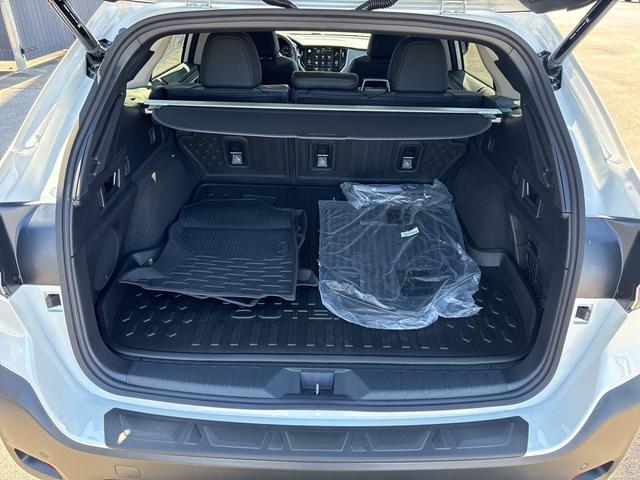 Photo of 2025 Crystal White Pearl Subaru Outback