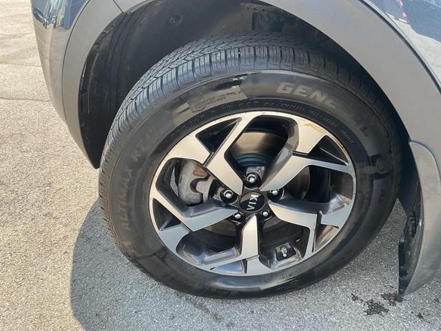 Photo of 2022 Pacific Blue Kia Sportage