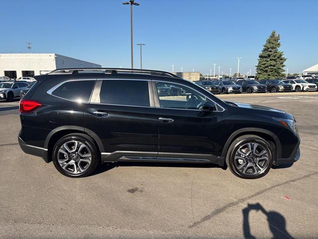 Photo of 2024 Crystal Black Silica Subaru Ascent