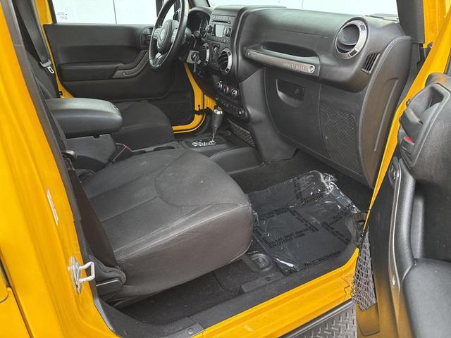 Photo of 2015 Baja Yellow Clearcoat Jeep Wrangler Unlimited