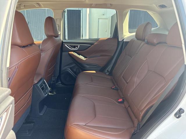 Photo of 2019 Crystal White Pearl Subaru Forester