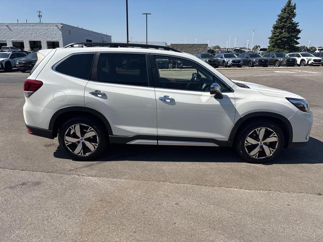 Photo of 2019 Crystal White Pearl Subaru Forester