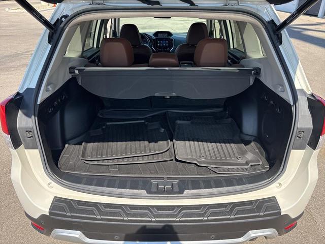Photo of 2019 Crystal White Pearl Subaru Forester