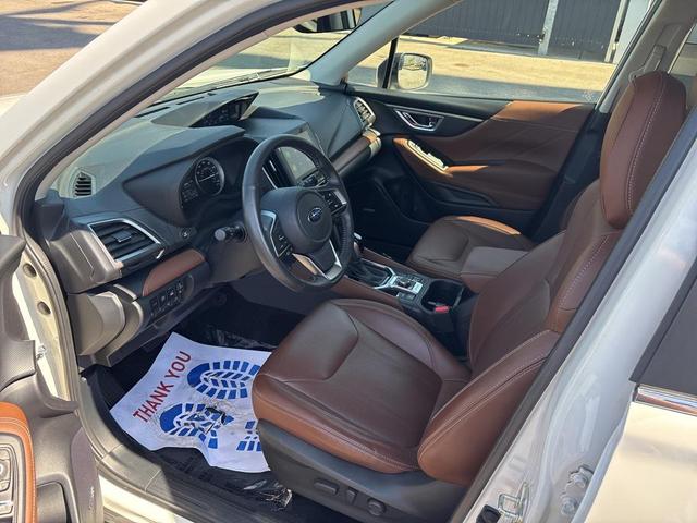Photo of 2019 Crystal White Pearl Subaru Forester