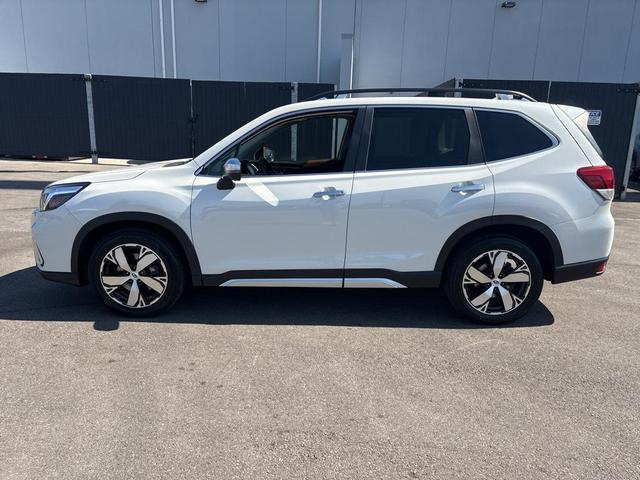 Photo of 2019 Crystal White Pearl Subaru Forester