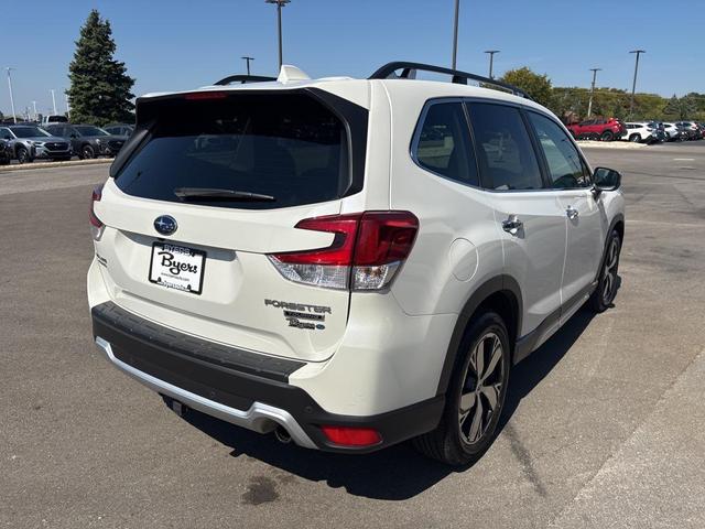Photo of 2019 Crystal White Pearl Subaru Forester
